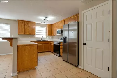 19790 SW Yocom Ln, Beaverton, OR 97007 - Photo 11