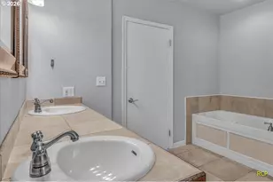 9660 NW Bermar Ln, Portland, OR 97229 - Photo 27