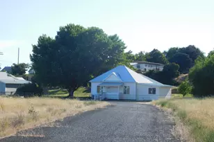 135 N 3rd, Connell, WA 99326 - Photo 3