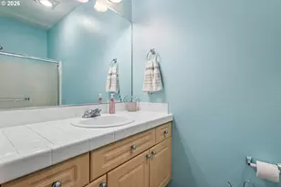 19900 SW Poplarwood Pl, Tualatin, OR 97062 - Photo 17