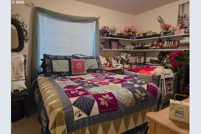 411 Sunnyside Dr, Winston, OR 97496 - Photo 17