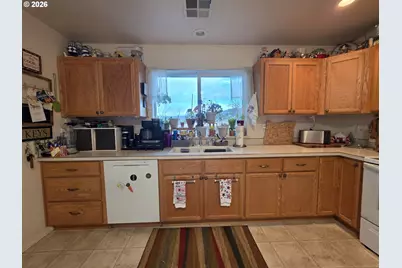 411 Sunnyside Dr, Winston, OR 97496 - Photo 7