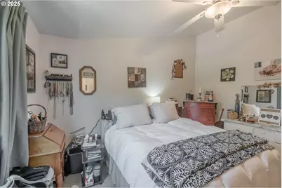 1036 9th St, Florence, OR 97439 - Photo 29