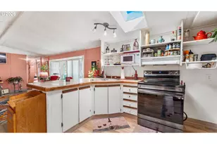 91323 Sandstone Ln, Coos Bay, OR 97420 - Photo 5