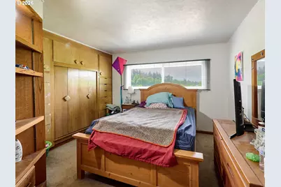 5724 S Anderson Rd, Aurora, OR 97002 - Photo 17
