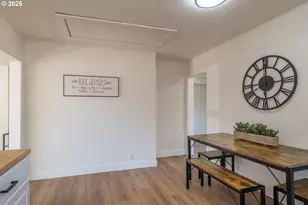 176 SE Hoover Ave, Roseburg, OR 97470 - Photo 11