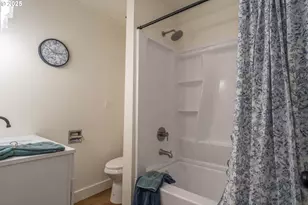 176 SE Hoover Ave, Roseburg, OR 97470 - Photo 13