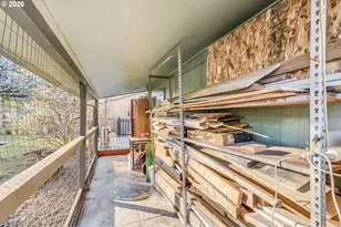 11821 SE Yamhill St, Portland, OR 97216 - Photo 23