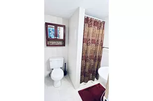 11821 SE Yamhill St, Portland, OR 97216 - Photo 13