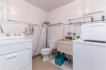 1332 Bayview St, North Bend, OR 97459 - Photo 37