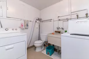 1332 Bayview St, North Bend, OR 97459 - Photo 37