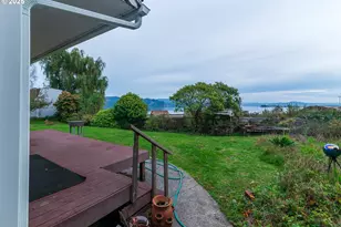 1332 Bayview St, North Bend, OR 97459 - Photo 3