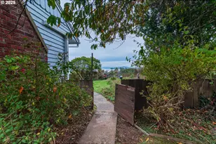 1332 Bayview St, North Bend, OR 97459 - Photo 41