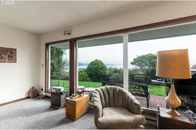 1332 Bayview St, North Bend, OR 97459 - Photo 5