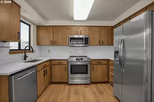 9703 SW 51st Ave, Portland, OR 97219 - Photo 11
