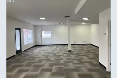 704 E Main St, Molalla, OR 97038 - Photo 7