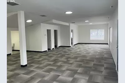 704 E Main St, Molalla, OR 97038 - Photo 3