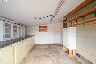 1270 Ford Ln, North Bend, OR 97459 - Photo 27