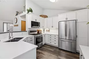 4090 Berrywood Dr, Eugene, OR 97404 - Photo 13