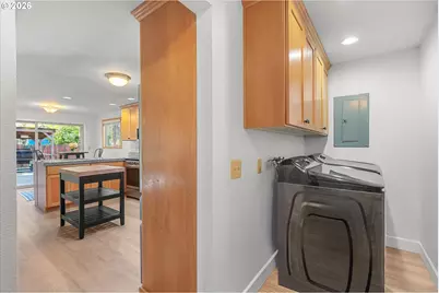 5226 SW Taylors Ferry Rd, Portland, OR 97219 - Photo 17