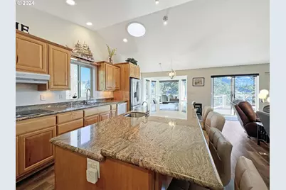 318 Del Norte Ln, Brookings, OR 97415 - Photo 9