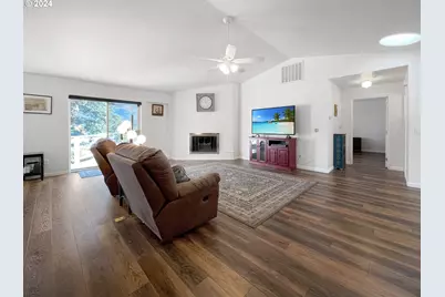 318 Del Norte Ln, Brookings, OR 97415 - Photo 5