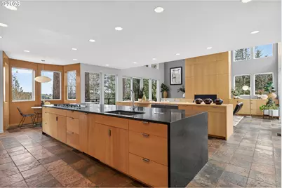 7616 NW Thompson Rd, Portland, OR 97229 - Photo 9