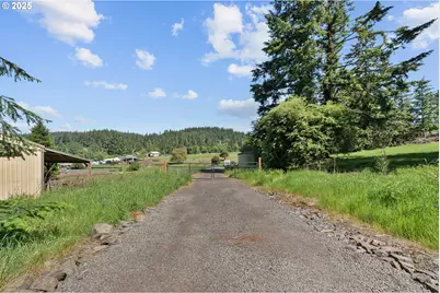 16488 S Bradley Rd, Oregon City, OR 97045 - Photo 5