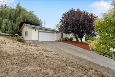 129 Luke Ct, Myrtle Creek, OR 97457 - Photo 1