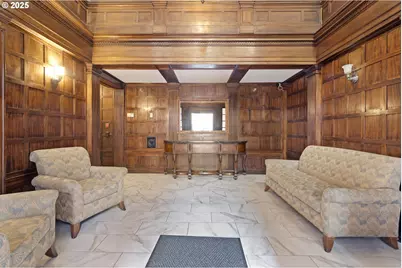 1811 NW Couch St #210, Portland, OR 97209 - Photo 3