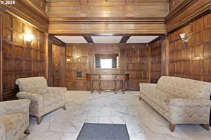 1811 NW Couch St, Portland, OR 97209 - Photo 3