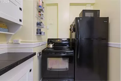 1811 NW Couch St #210, Portland, OR 97209 - Photo 19