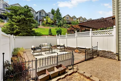 20452 Hoodview Ave, West Linn, OR 97068 - Photo 5