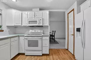 126 Westminster Dr, Kelso, WA 98626 - Photo 13