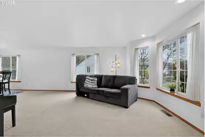 126 Westminster Dr, Kelso, WA 98626 - Photo 5