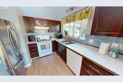 94239 Terrace Garden Way, Gold Beach, OR 97444 - Photo 9