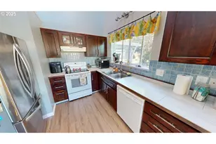 94239 Terrace Garden Way, Gold Beach, OR 97444 - Photo 9