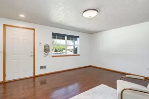 1700 SW Alexandria St, McMinnville, OR 97128 - Photo 5