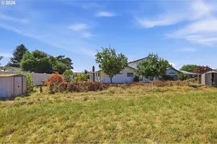 395 Park Ln, Harrisburg, OR 97446 - Photo 45