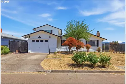 395 Park Ln, Harrisburg, OR 97446 - Photo 1