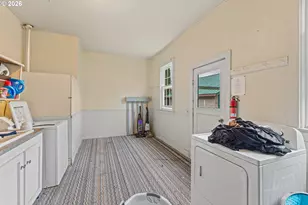 205 E 12th St, Coquille, OR 97423 - Photo 5