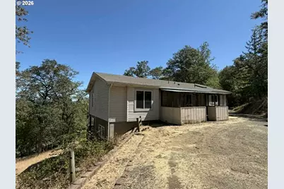 338 Topaz Ln, Roseburg, OR 97471 - Photo 1