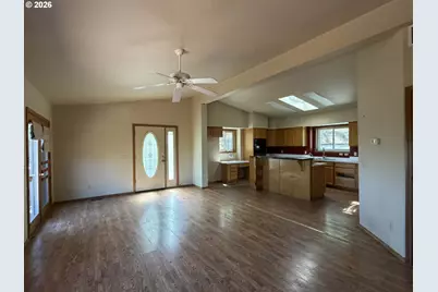 338 Topaz Ln, Roseburg, OR 97471 - Photo 7