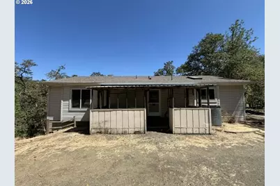 338 Topaz Ln, Roseburg, OR 97471 - Photo 3