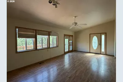 338 Topaz Ln, Roseburg, OR 97471 - Photo 5