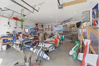 2020 SW Fairview Ave, Dallas, OR 97338 - Photo 29