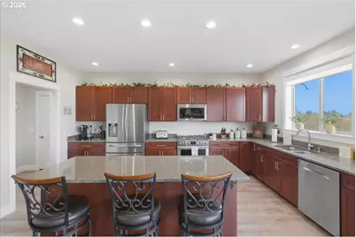 2020 SW Fairview Ave, Dallas, OR 97338 - Photo 13