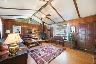 674 NE Waite St, Myrtle Creek, OR 97457 - Photo 3