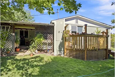 674 NE Waite St, Myrtle Creek, OR 97457 - Photo 19
