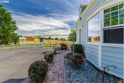 80554 N Hill Dr, Hermiston, OR 97838 - Photo 3